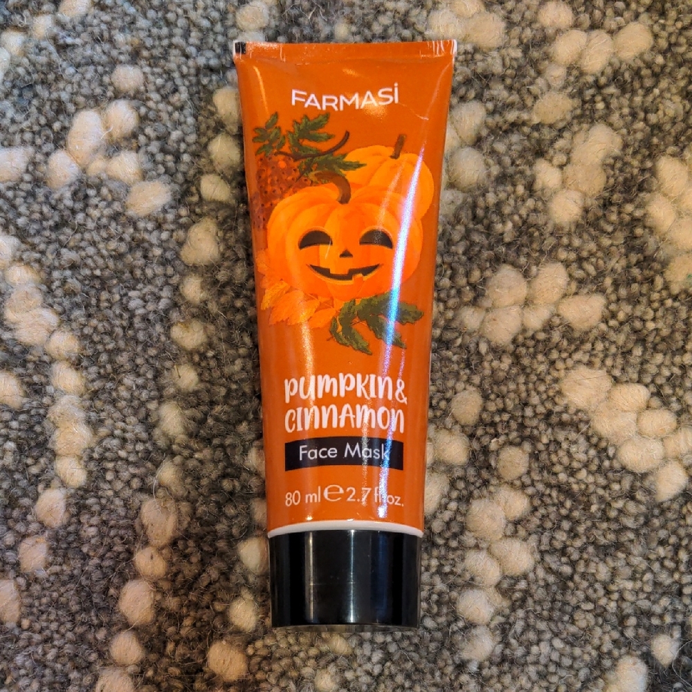 5/$18 Farmasi Pumpkin & Cinnamon Mask - Orange and Black